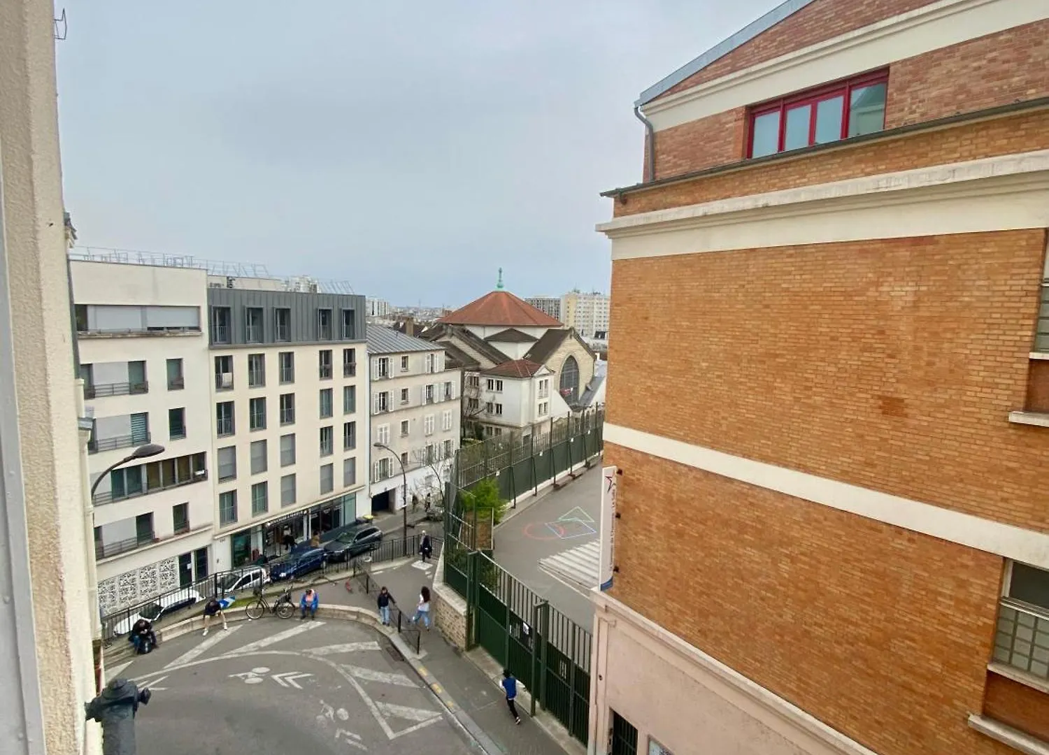 Charmant Appartement Artistique A Gambetta Pere Lachaise Paris Apartment